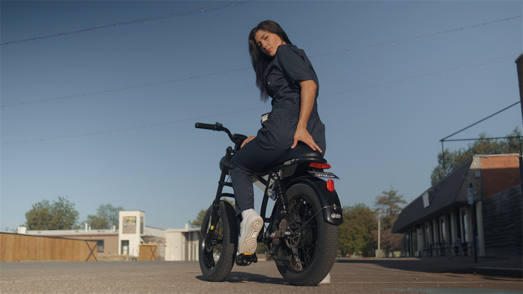 Why Are Fat Tire Moped Style E-bikes So Popular?