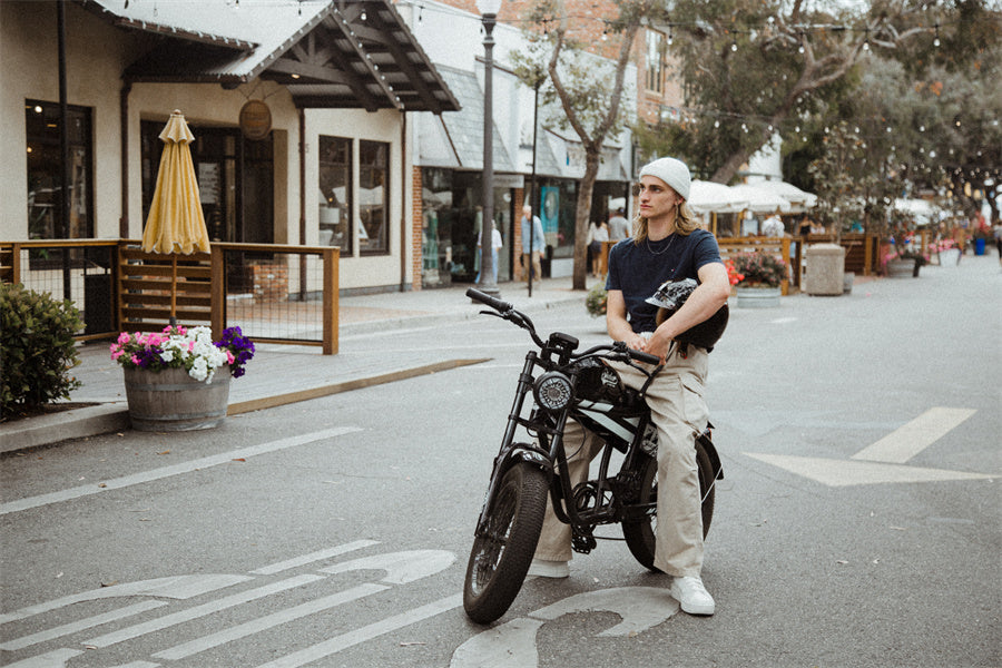How Food Delivery Drivers Secure E-Bikes at Restaurant Pickups