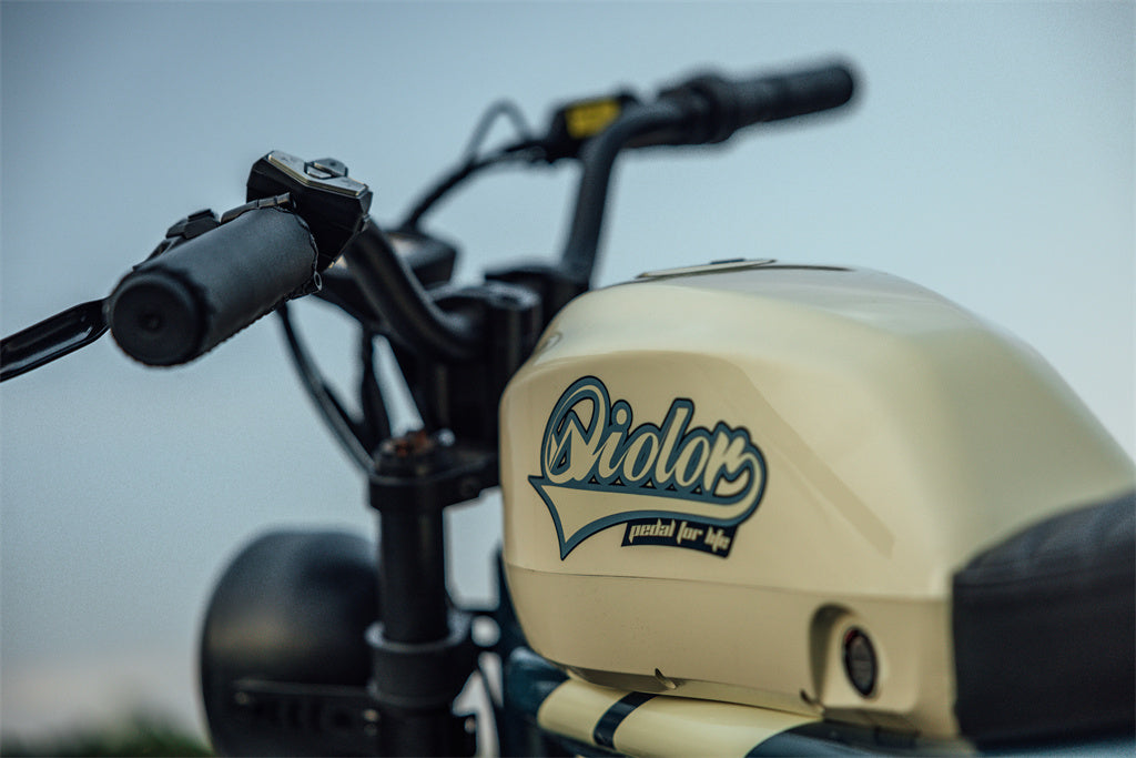 Meet Stylish Moped E-Bike with Retro Design